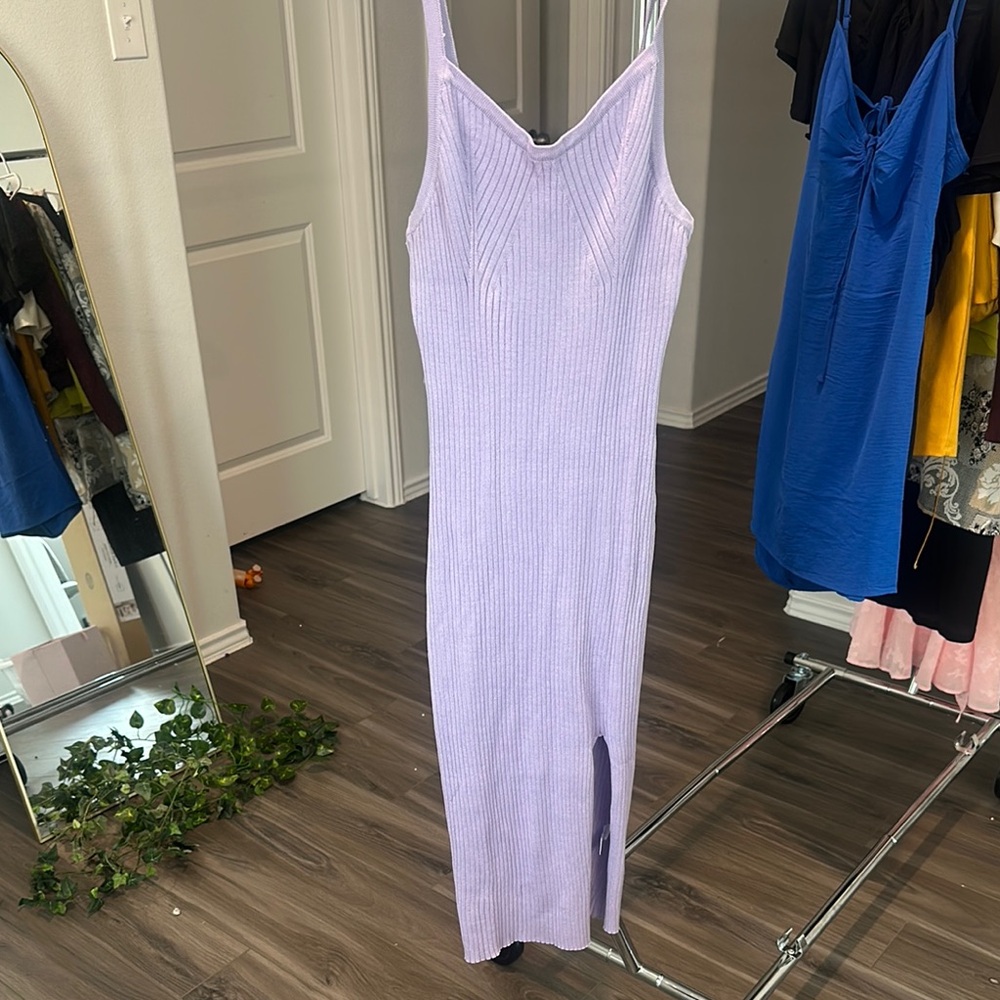 Elegant Lavender Sleeveless Dress